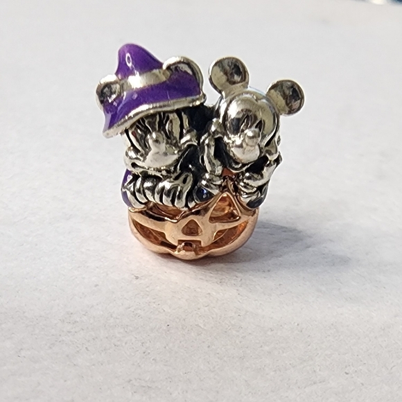 Pandora Disney Mickey Mouse & Minnie Mouse Halloween Pumpkin Charm - Picture 1 of 12